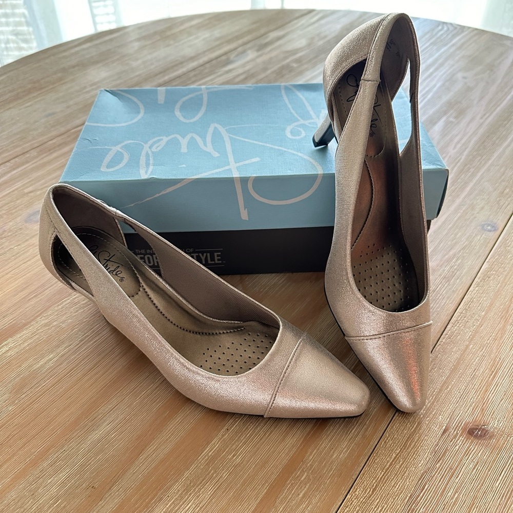 Life Stride Silver Heels Elegant Design